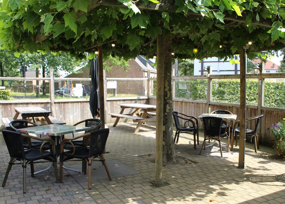 Brasserie De Kasteelhoeve - Terras -7882